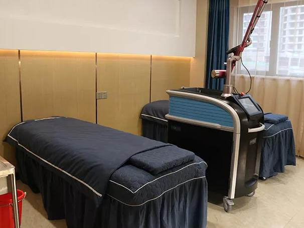 長(zhǎng)沙安吉娜醫(yī)療美容門(mén)診部_治療室