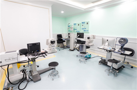 長(zhǎng)春?jiǎn)⒚餮劭崎T(mén)診部_儀器1