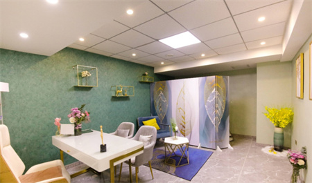 榆樹綠丹蘭醫(yī)療美容診所_咨詢室