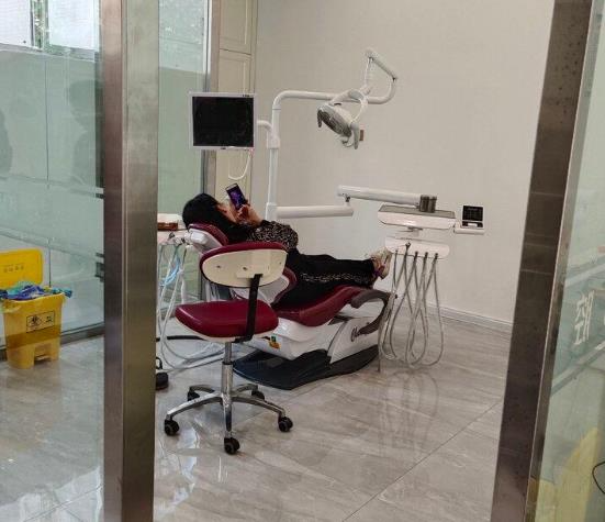 營口晨熙口腔診所_治療室