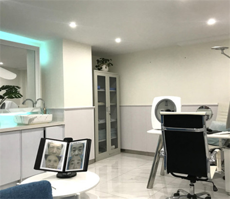 營(yíng)口華醫(yī)醫(yī)療美容整形診所_咨詢室