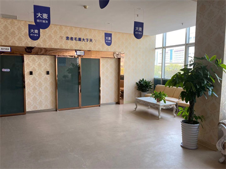 揚(yáng)州大麥植發(fā)醫(yī)療美容診所_醫(yī)院一角