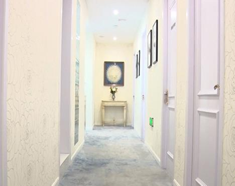 鹽城美芭美學醫(yī)療門診部_治療室走廊