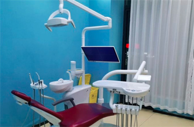 延邊?？瓶谇婚T診部_治療室