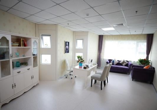 延安大學(xué)咸陽(yáng)醫(yī)院醫(yī)療美容科_咨詢(xún)室