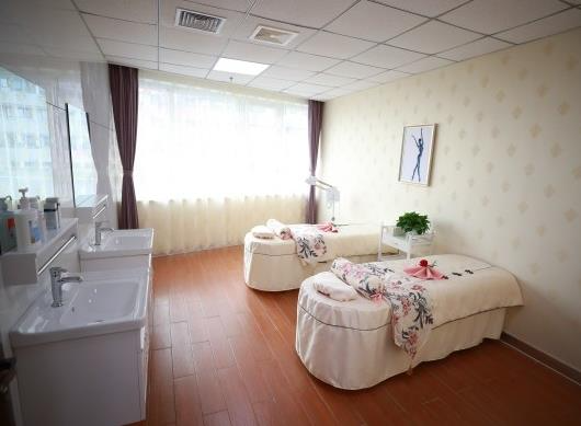 延安大學(xué)咸陽(yáng)醫(yī)院醫(yī)療美容科_治療室