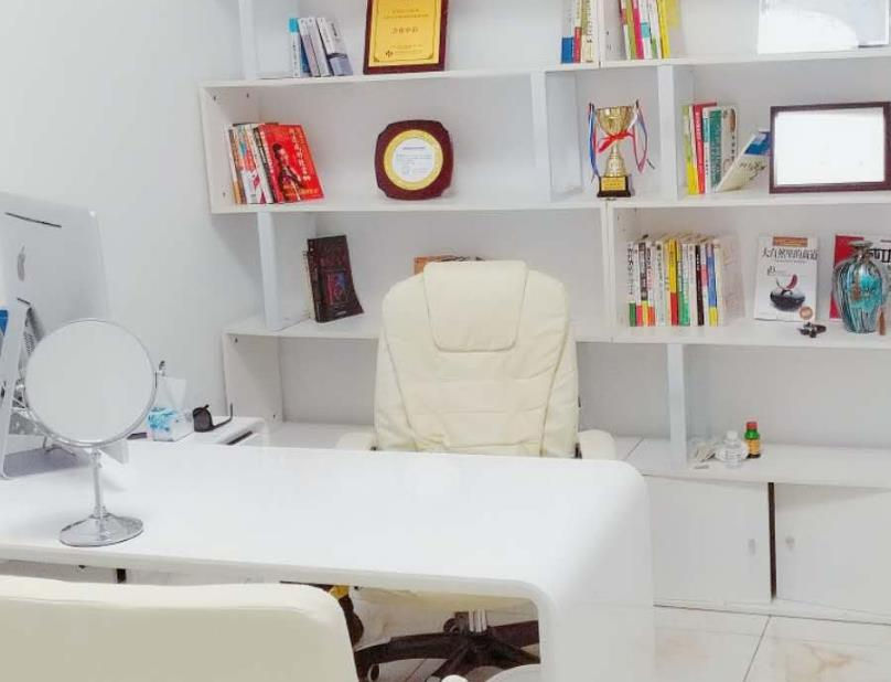 煙臺(tái)華怡醫(yī)學(xué)美容醫(yī)院_咨詢室