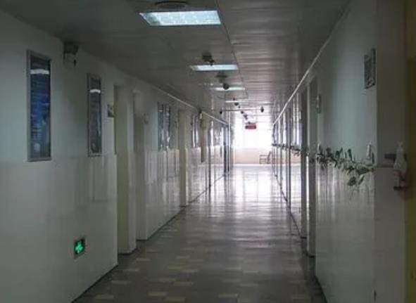 宣城中心醫(yī)院燒傷整形科_過道