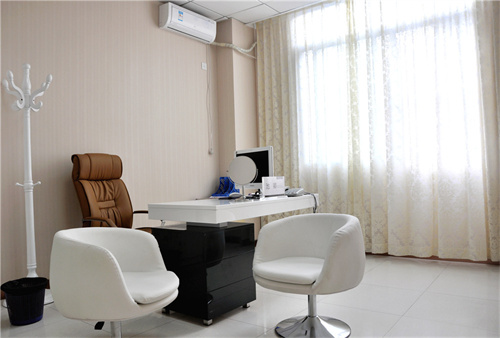 許昌鳳凰醫(yī)院華美整形美容門診部