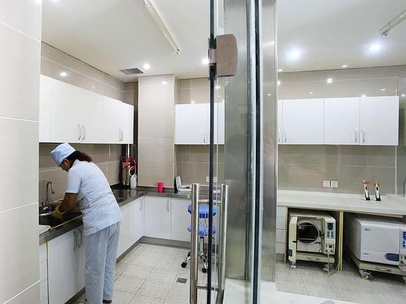 新鄉(xiāng)小白象口腔門診部_消毒室