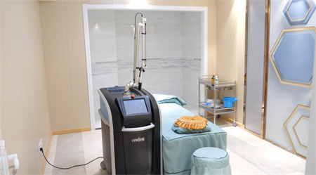 新疆張瑞紅醫(yī)療美容診所