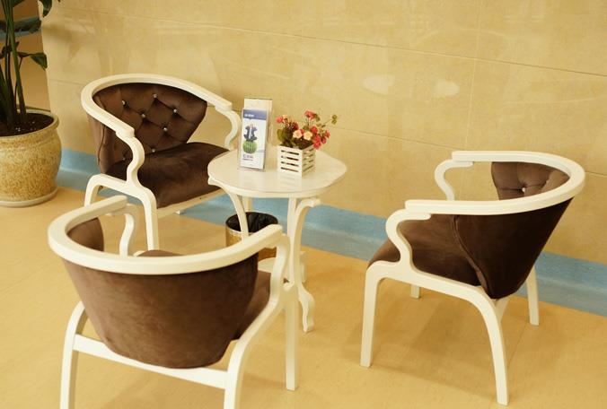 新津志輝醫(yī)院醫(yī)療美容科_休息區(qū)