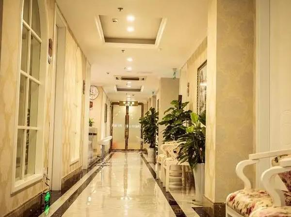 襄陽(yáng)維多利亞醫(yī)療美容醫(yī)院_走廊