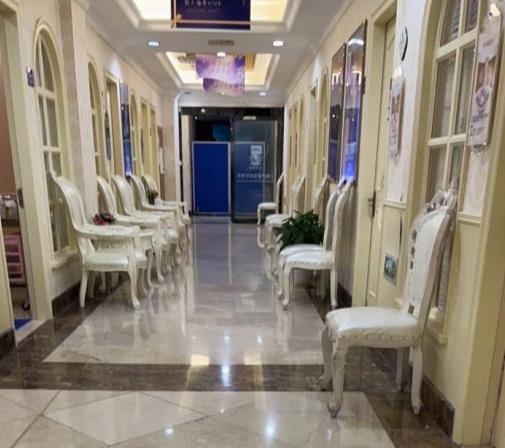 襄陽伊萊美醫(yī)療美容醫(yī)院_醫(yī)院走廊