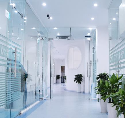 襄陽號爾口腔門診部_醫(yī)院走廊