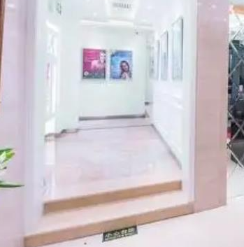 成都華康醫(yī)院美容整形外科_走廊