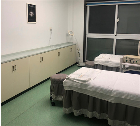 咸陽(yáng)市中心醫(yī)院醫(yī)療美容科_皮膚治療室