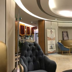 成都華人醫(yī)聯(lián)麗元醫(yī)療美容門(mén)診部_休息區(qū)