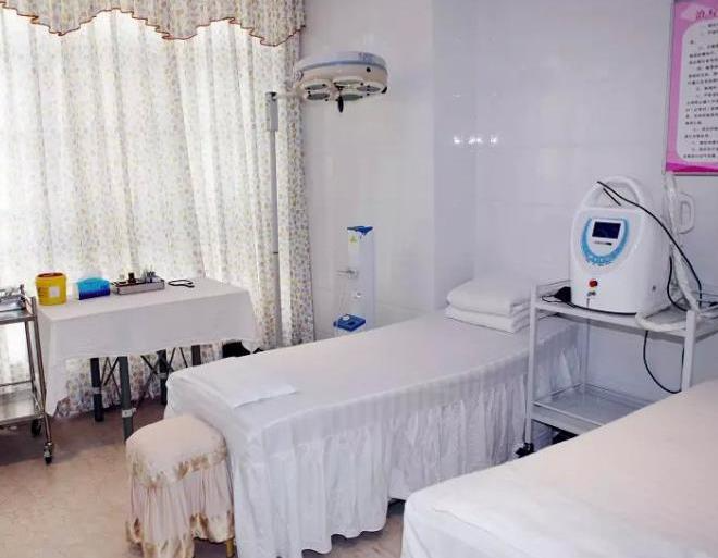 西昌藝佳美醫(yī)療美容診所_皮膚治療室