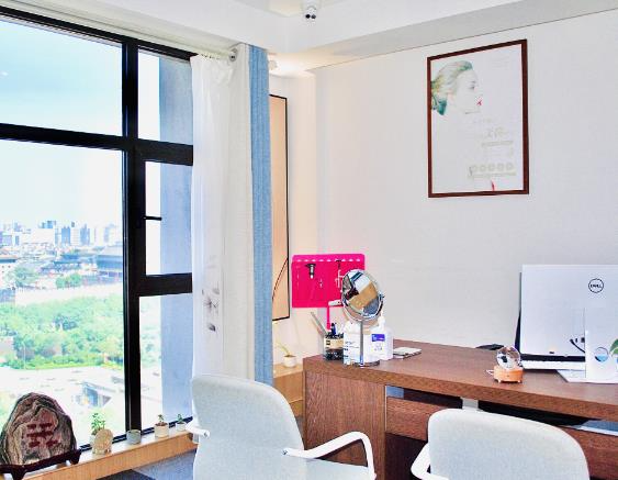 西安吳學勤醫(yī)療美容診所_咨詢室