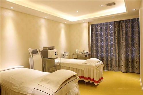 西安綠港醫(yī)療美容整形醫(yī)院_皮膚治療室