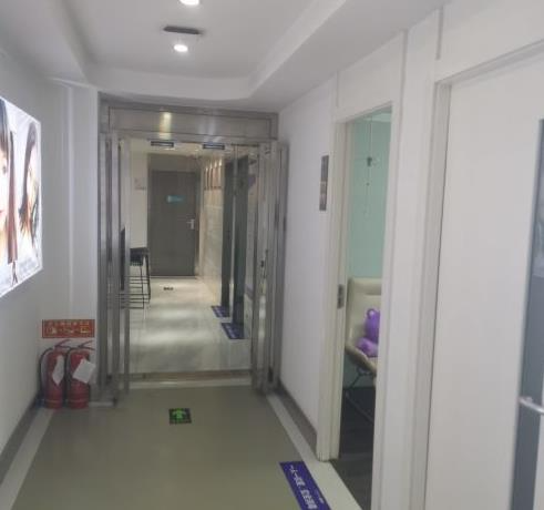 西安愛(ài)特蜜愛(ài)丁醫(yī)療美容診所_醫(yī)院走廊