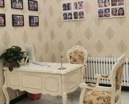 赤峰紫潔葉子醫(yī)療美容診所_咨詢室