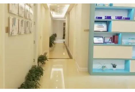 武漢卓妍醫(yī)療美容門(mén)診部_走廊