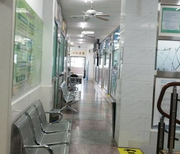 楚雄龐氏口腔門診部_走廊