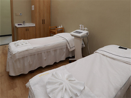 武漢武總植發(fā)專(zhuān)科門(mén)診部_治療室