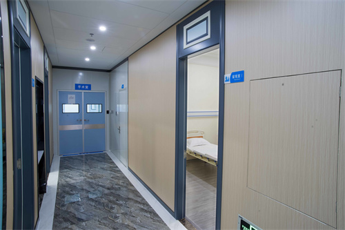 武漢領秀醫(yī)療美容門診部_走廊