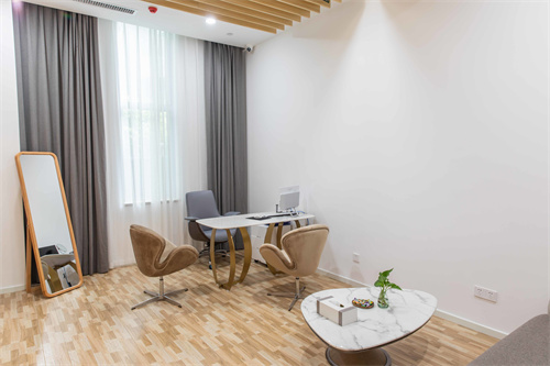 武漢黃為醫(yī)療美容門診部_咨詢室