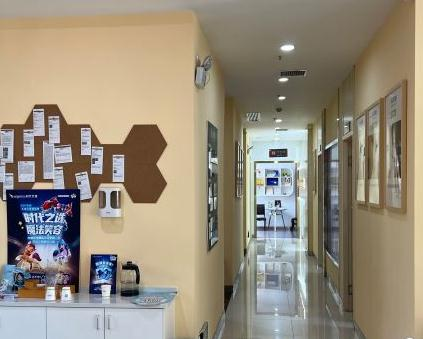 武漢大眾口腔門(mén)診部_醫(yī)院走廊