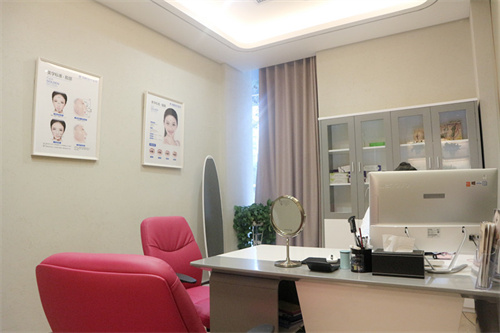 無錫萊芙氏醫(yī)療美容門診部_面診室