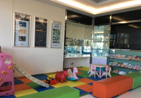 唐山英卓口腔醫(yī)院_兒童游樂(lè)區(qū)