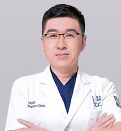 隆鼻手術醫(yī)生