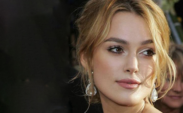 假體墊下巴恢復(fù)后可以隨意揉捏嗎?術(shù)后護(hù)理要點有哪些?