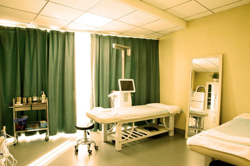 北京愛(ài)顏整形注射水光針怎么樣？注射水光針后如何護(hù)理？